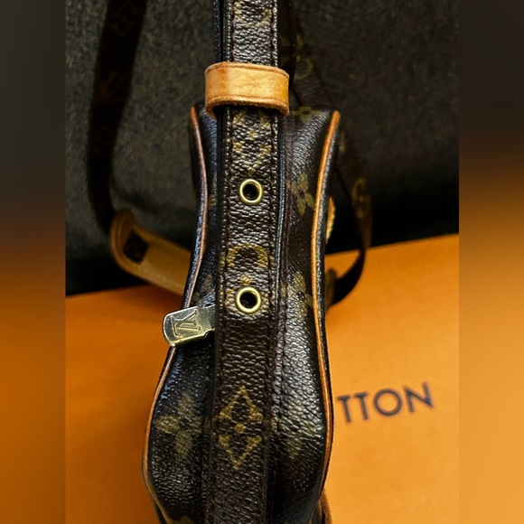 ***SOLD***Authentic Louis Vuitton Danube in lovely vintage condition. - Picture 8 of 16